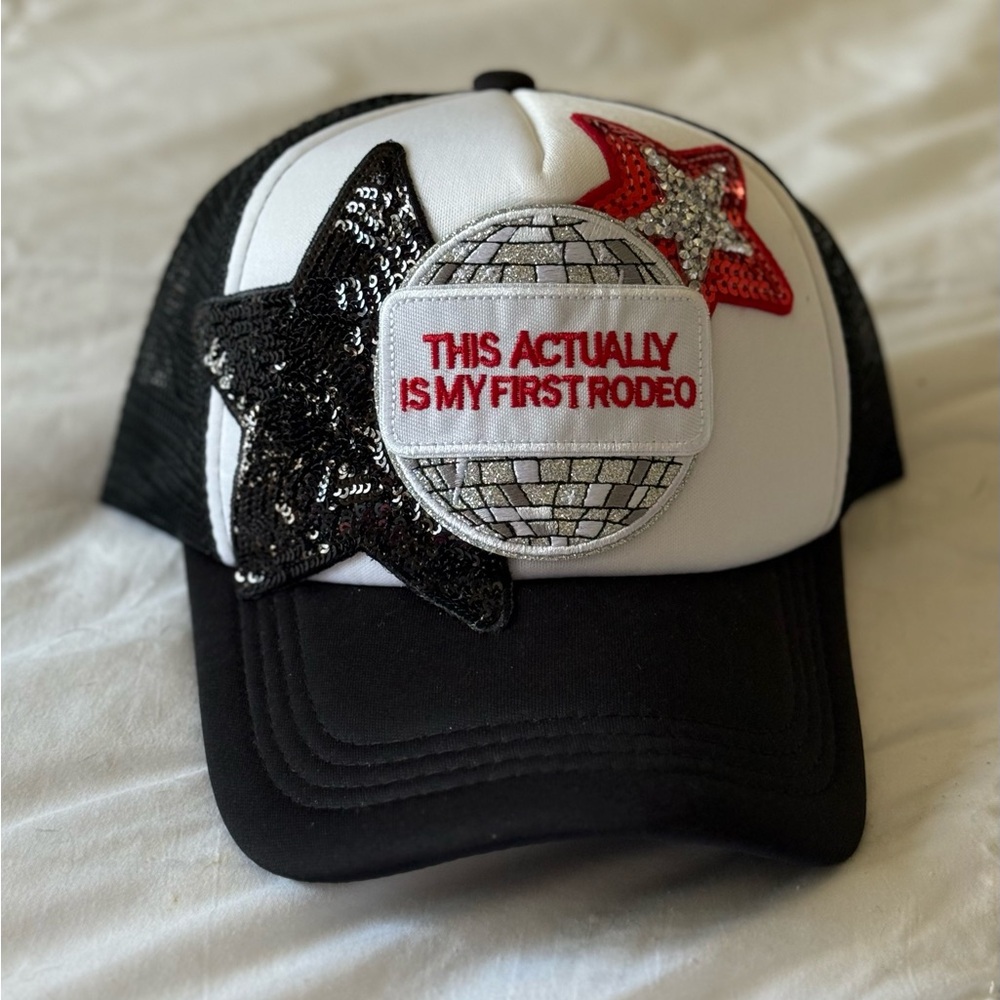 New trucker hat with embroidered patches